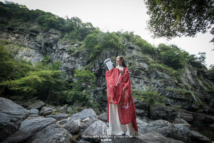 女生中午好怎么回复？